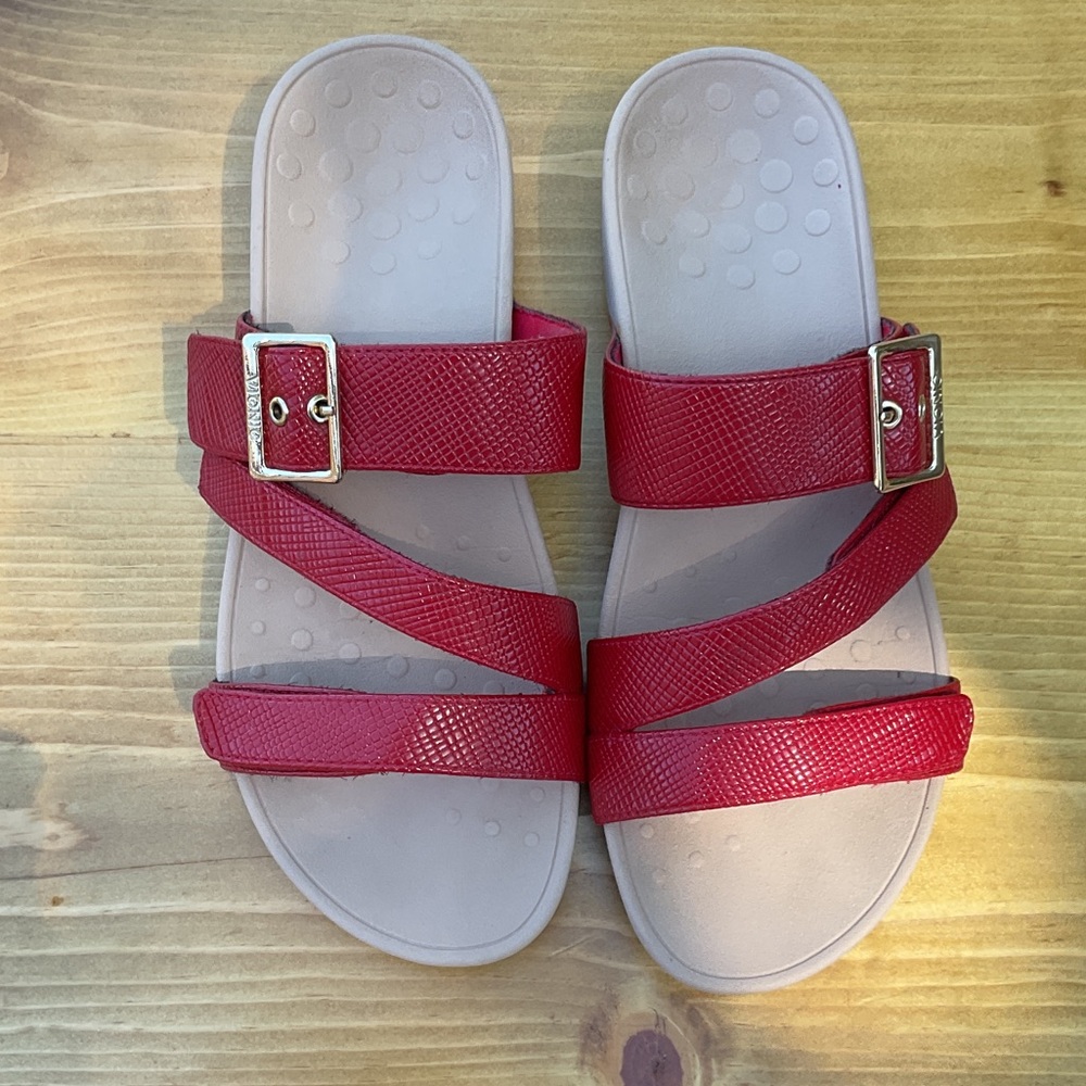 Vionic Red Strappy Sandals Size 9